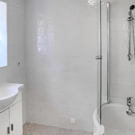 In Eglise Neuve D'issac * Grands Champs