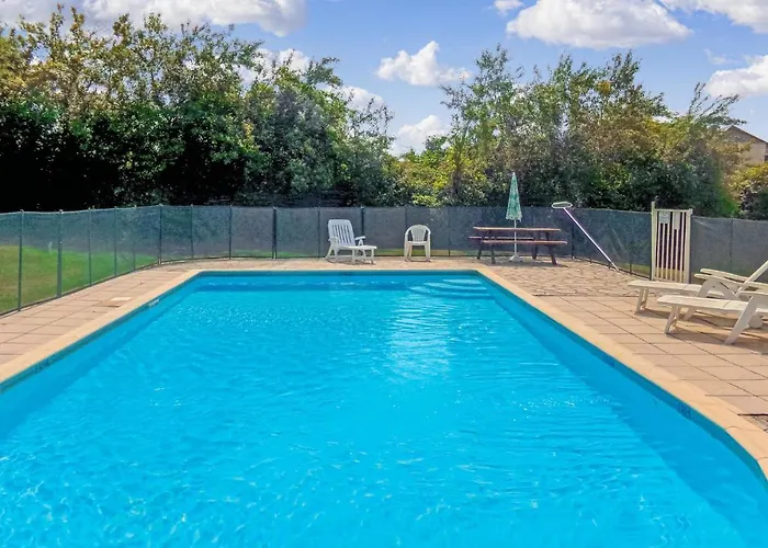 In Eglise Neuve D'issac