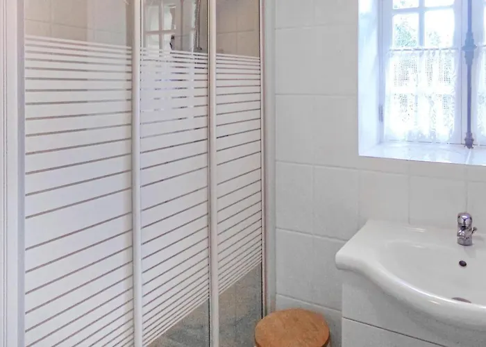 In Eglise Neuve D'issac *