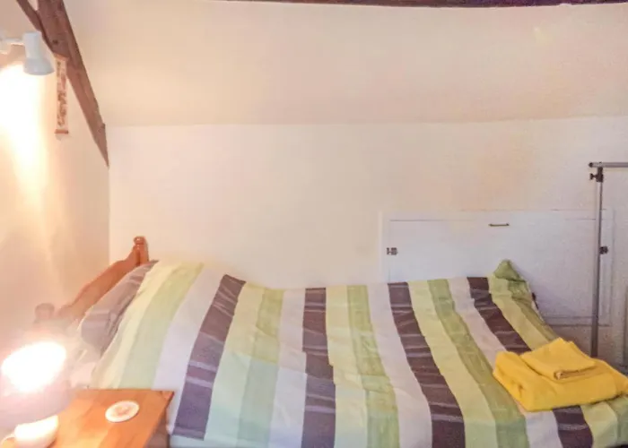 In Eglise Neuve D'issac * Grands Champs